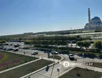 2-комнатная квартира, этаж 4 из 8, 75 м²