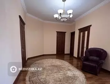 3-комнатная квартира, этаж 11 из 13, 114 м²