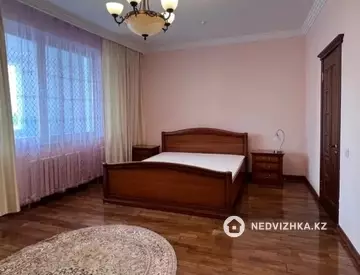 3-комнатная квартира, этаж 11 из 13, 114 м²