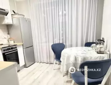 2-комнатная квартира, этаж 4 из 5, 50 м²