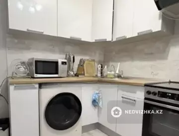 2-комнатная квартира, этаж 4 из 5, 50 м²