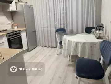 2-комнатная квартира, этаж 4 из 5, 50 м²