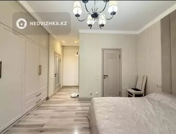 3-комнатная квартира, этаж 8 из 19, 106 м²