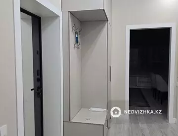 2-комнатная квартира, этаж 9 из 9, 82 м², посуточно