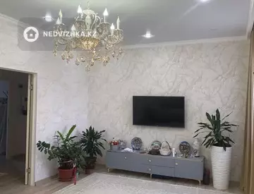 2-комнатная квартира, этаж 2 из 5, 80 м²