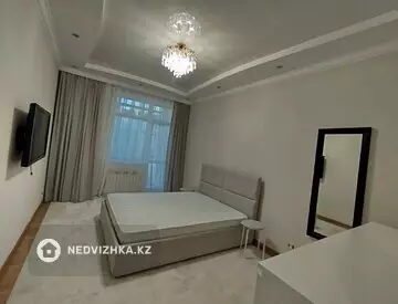 2-комнатная квартира, этаж 2 из 12, 65 м², на длительный срок