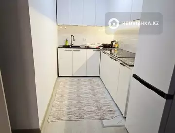 2-комнатная квартира, этаж 13 из 13, 49 м², на длительный срок