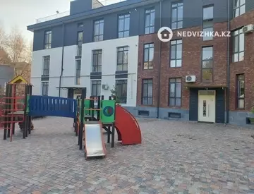 1-комнатная квартира, этаж 3 из 3, 47 м²