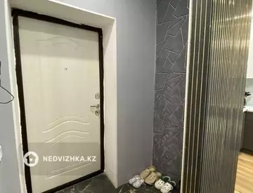 2-комнатная квартира, этаж 1 из 10, 39 м²