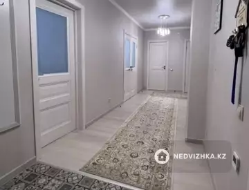 2-комнатная квартира, этаж 3 из 12, 72 м²