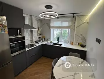 2-комнатная квартира, этаж 8 из 9, 52 м²