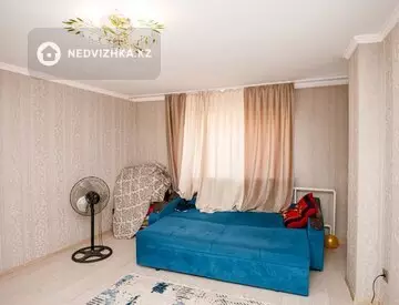 2-комнатная квартира, этаж 10 из 10, 52 м², На длительный срок