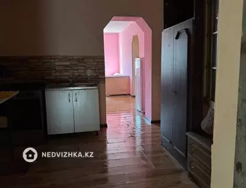 8-комнатный дом, 6 соток, 200 м², на длительный срок