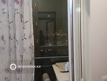 2-комнатная квартира, этаж 9 из 19, 54 м², на длительный срок