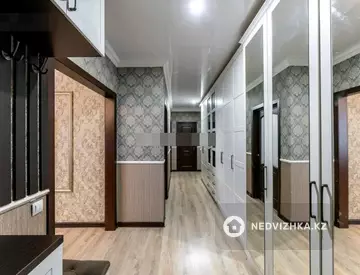 3-комнатная квартира, этаж 4 из 9, 80 м²