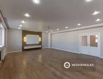3-комнатная квартира, этаж 10 из 10, 138 м²