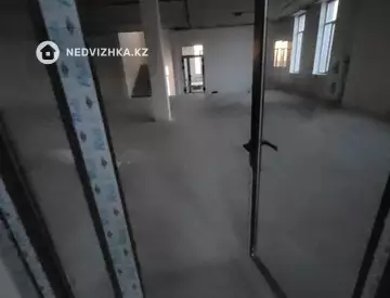 Здание, 3 этажа