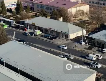 Здание, 3 этажа, 2 696 м²