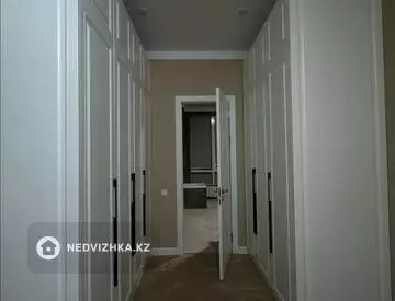 4-комнатная квартира, этаж 18 из 21, 147 м²