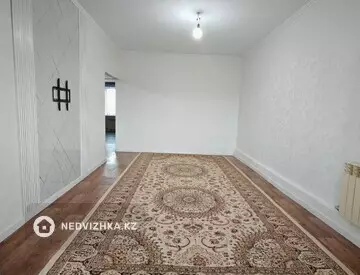 3-комнатная квартира, этаж 4 из 5, 67 м², на длительный срок