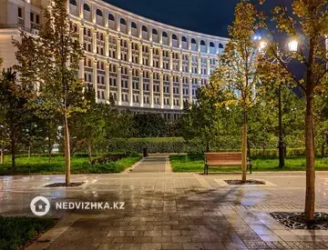 3-комнатная квартира, этаж 4 из 9, 100 м², на длительный срок