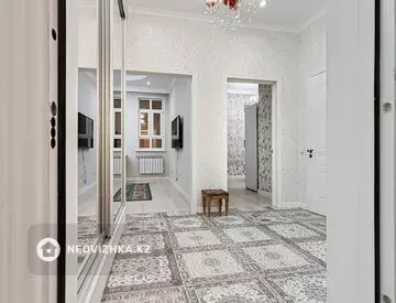3-комнатная квартира, этаж 4 из 9, 100 м², на длительный срок