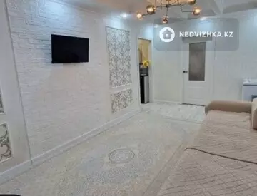 2-комнатная квартира, этаж 1 из 5, 48 м², на длительный срок