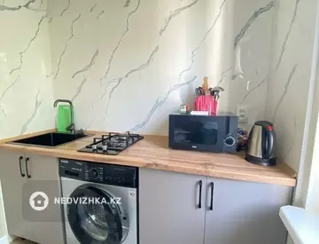 3-комнатная квартира, этаж 5 из 5, 60 м², посуточно