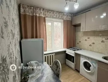 1-комнатная квартира, этаж 3 из 5, 33 м²