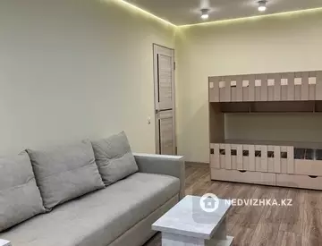 1-комнатная квартира, этаж 4 из 5, 33 м²