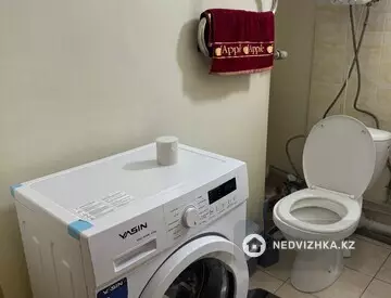 2-комнатная квартира, этаж 2 из 9, 63 м², на длительный срок