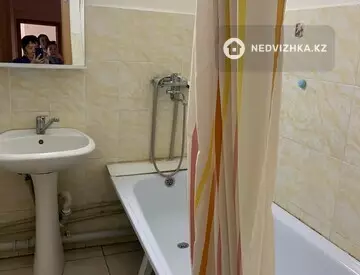 2-комнатная квартира, этаж 2 из 9, 63 м², на длительный срок