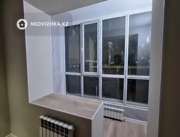 2-комнатная квартира, этаж 3 из 9, 37 м²