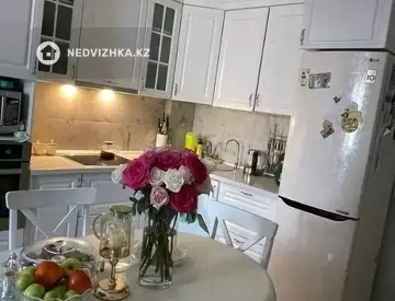 3-комнатная квартира, этаж 9 из 9, 74 м²