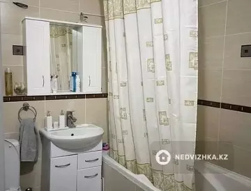 3-комнатная квартира, этаж 9 из 9, 74 м²