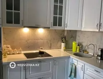 3-комнатная квартира, этаж 9 из 9, 74 м²