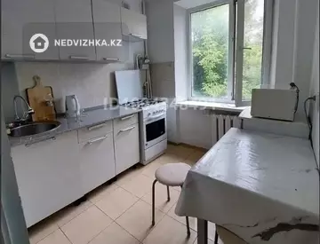 2-комнатная квартира, этаж 3 из 5, 42 м²