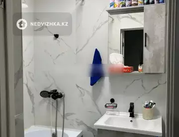 2-комнатная квартира, этаж 4 из 5, 60 м²