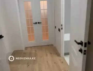 2-комнатная квартира, этаж 13 из 17, 48 м²