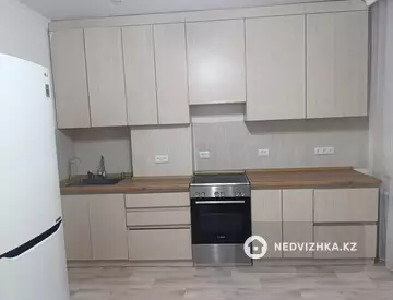 3-комнатная квартира, этаж 7 из 7, 100 м², на длительный срок