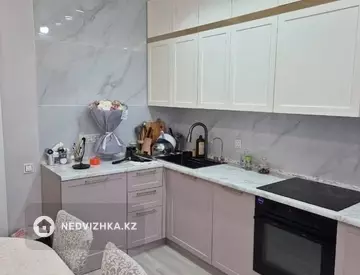 3-комнатная квартира, этаж 8 из 8, 81 м²