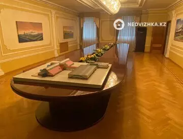 Здание, 3 этажа, 1 200 м²