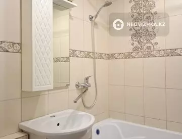 2-комнатная квартира, этаж 4 из 5, 42 м²