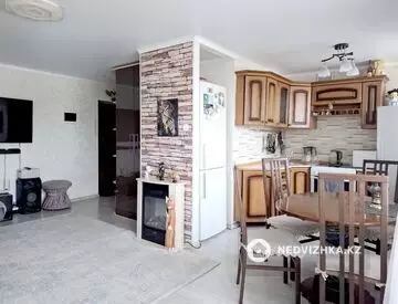 2-комнатная квартира, этаж 4 из 5, 42 м²