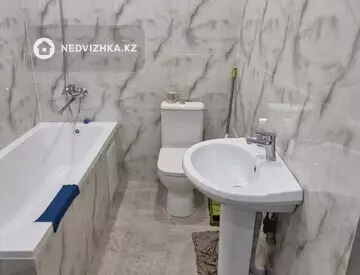 2-комнатная квартира, этаж 8 из 9, 43 м², на длительный срок