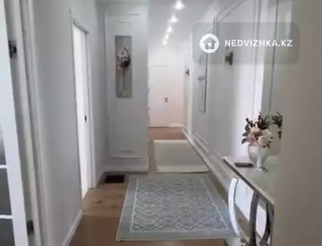 3-комнатная квартира, этаж 9 из 12, 102 м²