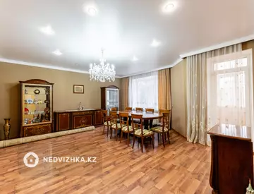 4-комнатная квартира, этаж 2 из 5, 140 м²