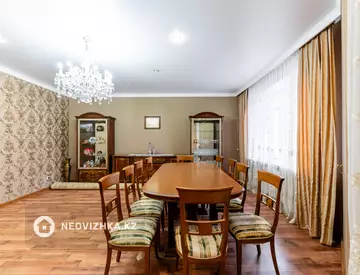 4-комнатная квартира, этаж 2 из 5, 140 м²