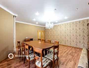 4-комнатная квартира, этаж 2 из 5, 140 м²