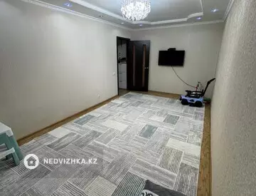 3-комнатная квартира, этаж 4 из 10, 68 м², на длительный срок